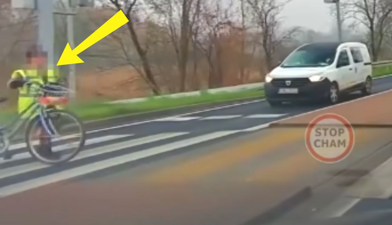 Szła przez pasy z rowerem. I nagle coś takiego. Skandal