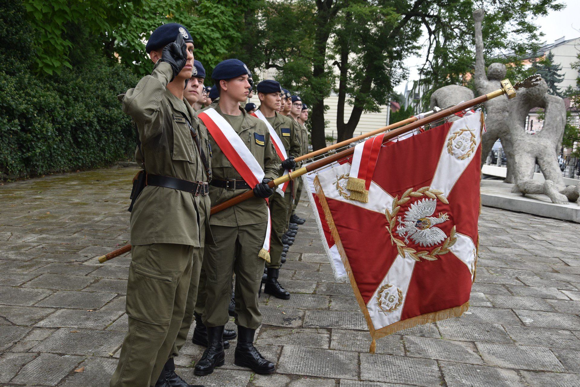 Obchody wybuchu II wojny światowej upamiętniono w Tarnowie 1 września uroczystością przy Pomniku Ofiar Wojny i Faszyzmu
