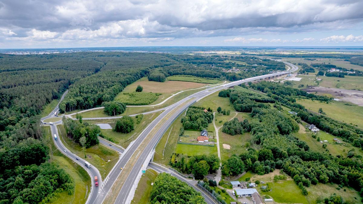 W sobotę GDDiA otworzyła brakujący odcinek obwodnicy Koszalina i Sianowa w ciągu drogi ekspresowej S6
