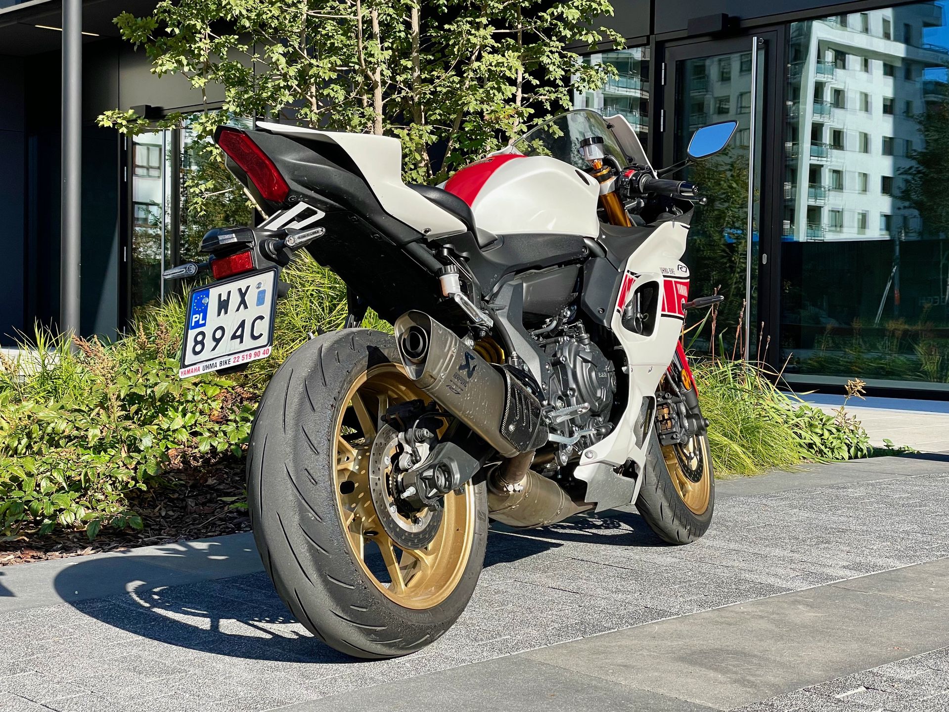 Yamaha R7