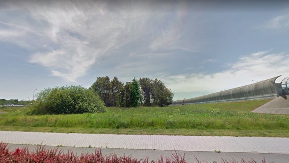 Wrocław. Działka przy Stadionie Wrocław na sprzedaż. Powstanie biurowiec, hotel albo obiekt handlowy