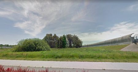 Wrocław. Działka przy Stadionie Wrocław na sprzedaż. Powstanie biurowiec, hotel albo obiekt handlowy