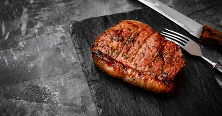 Pieczona karkówka w piwie – obiad pełen smaku
