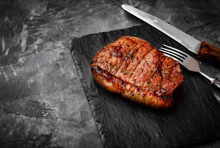 Pieczona karkówka w piwie – obiad pełen smaku
