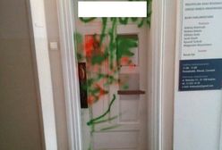 Atak na biuro PiS w Krakowie. "To czyn motywowany politycznie"