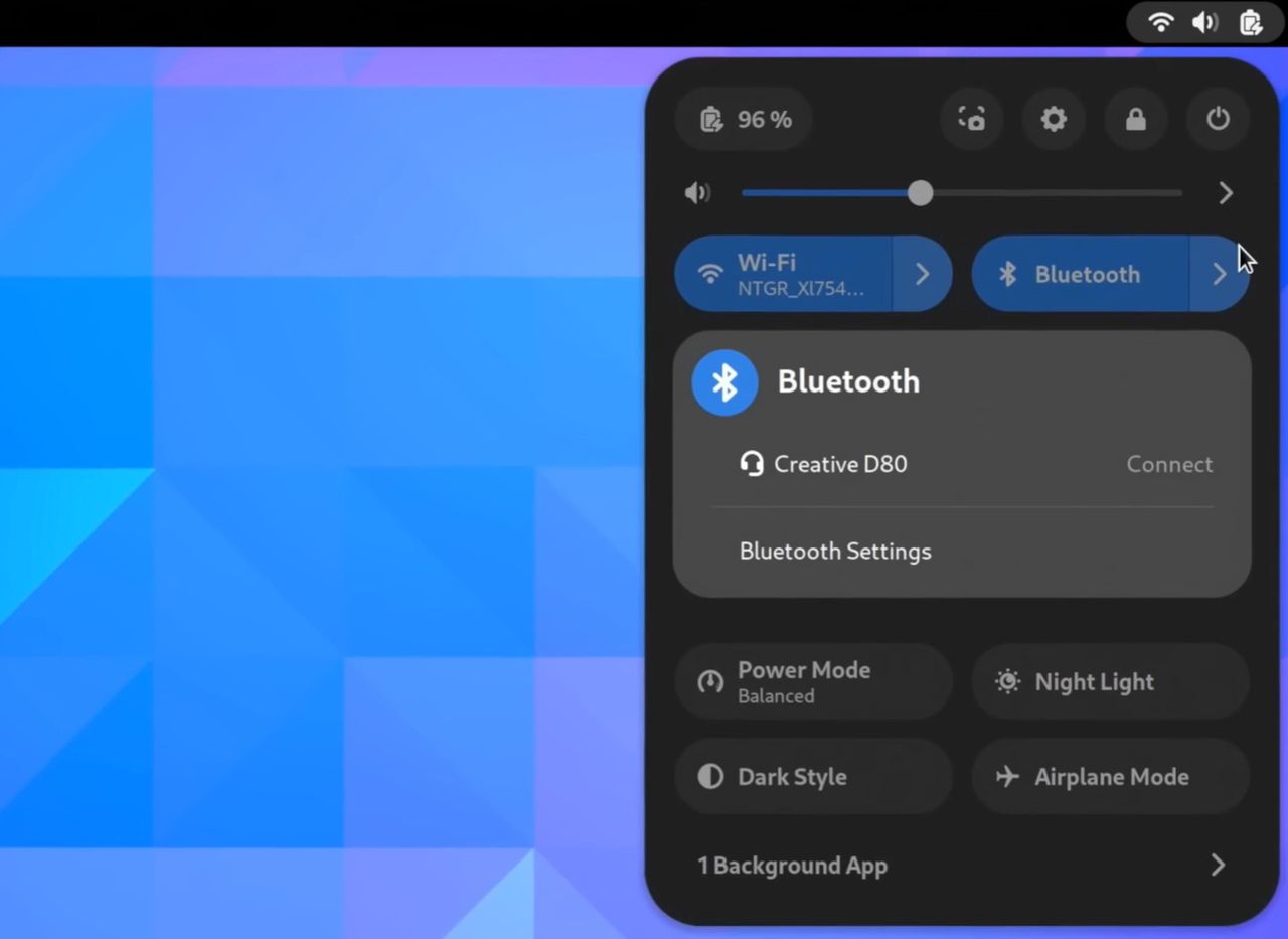 Wybór urządzenia Bluetooth w panelu Szybkich ustawień GNOME 44