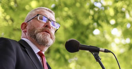 Skandaliczne słowa Brauna. Przerwano rozmowę. "Są granice"