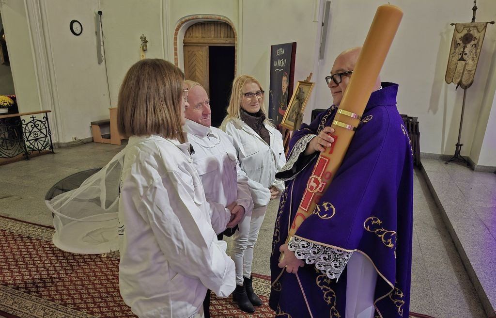 Świecie: Święto pszczelarzy. Przyznano Złoty Medal św. Ambrożego, najwyższe odznaczenie Polskiego Związku Pszczelarskiego