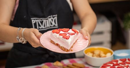 Truskawkowa rozkosz bez pieczenia. To deser idealny na lato