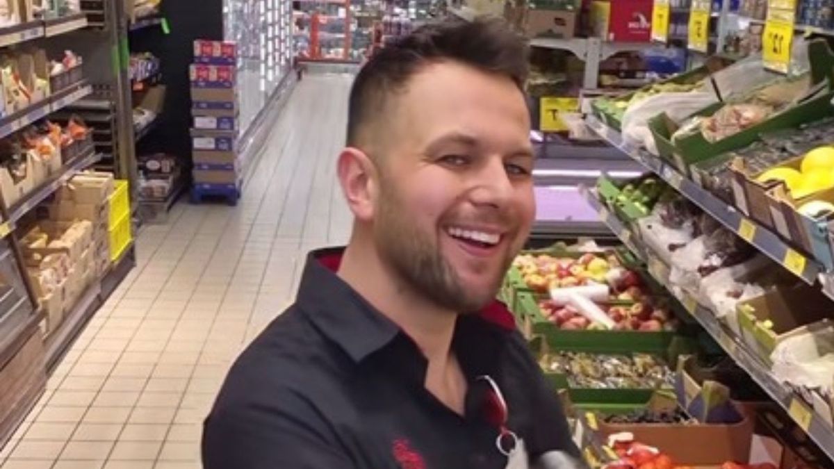 Pracownik Biedronki ujawnił zarobki