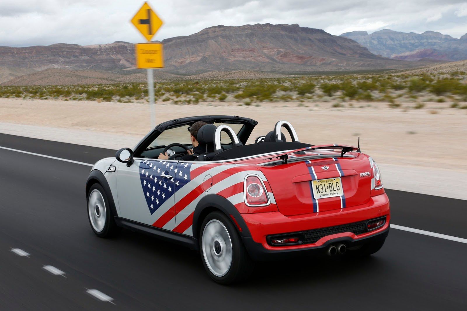 Galeria Mini jako celebracja sprzedaży półmilionowego egzemplarza w USA 270