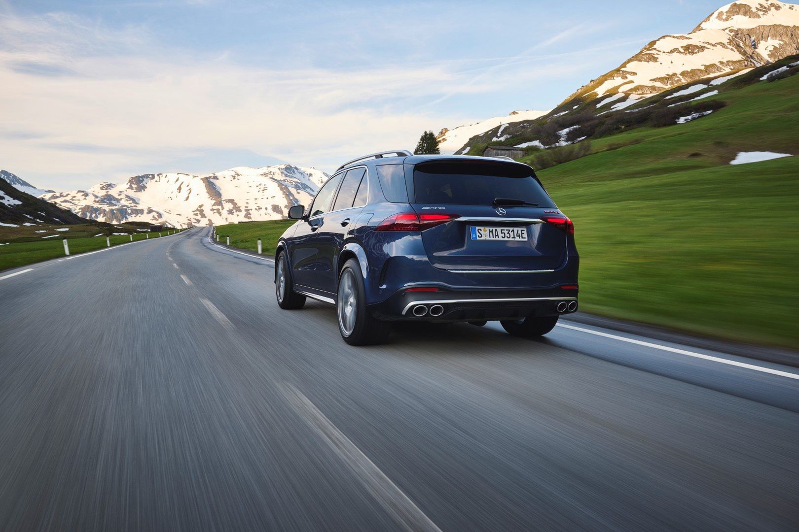 Test Drive Mercedes-AMG E 53 HYBRID & Mercedes-AMG GLE 53 HYBRID
Mercedes-Benz AG, Communications & Marketing, photo by Deniz Calagan on behalf of Mercedes-Benz AG
Mercedes-AMG; Performance and efficiency in a new combination: the Mercedes-AMG E 53 HYBRID 4MATIC+; MediaSite; Saloon; Press Releases sorted by years; 06 - 2024; PKW Mercedes AMG - AKTUELL; Mercedes-AMG Limousine - T-Modell - Coupé (2 Türen) - Cabriolet; Press Archives; Pre-Media; Hybrid; Pressemitteilungen;  Mercedes-Maybach ; W213 - Mercedes-AMG E 53 HYBRID 4MATIC+ - 2023; W213 - Mercedes-AMG E 53 HYBRID 4MATIC+ Limousine - 2023; E-Class; 2024;  Mercedes-AMG ;  smart ; Mercedes-Benz Pkw