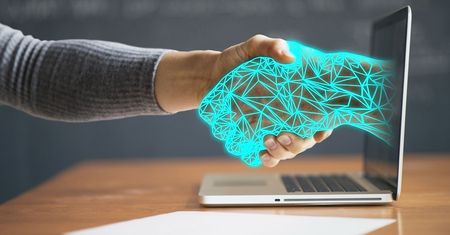Pracownicy biurowi zaczynają akceptować AI w swojej pracy?