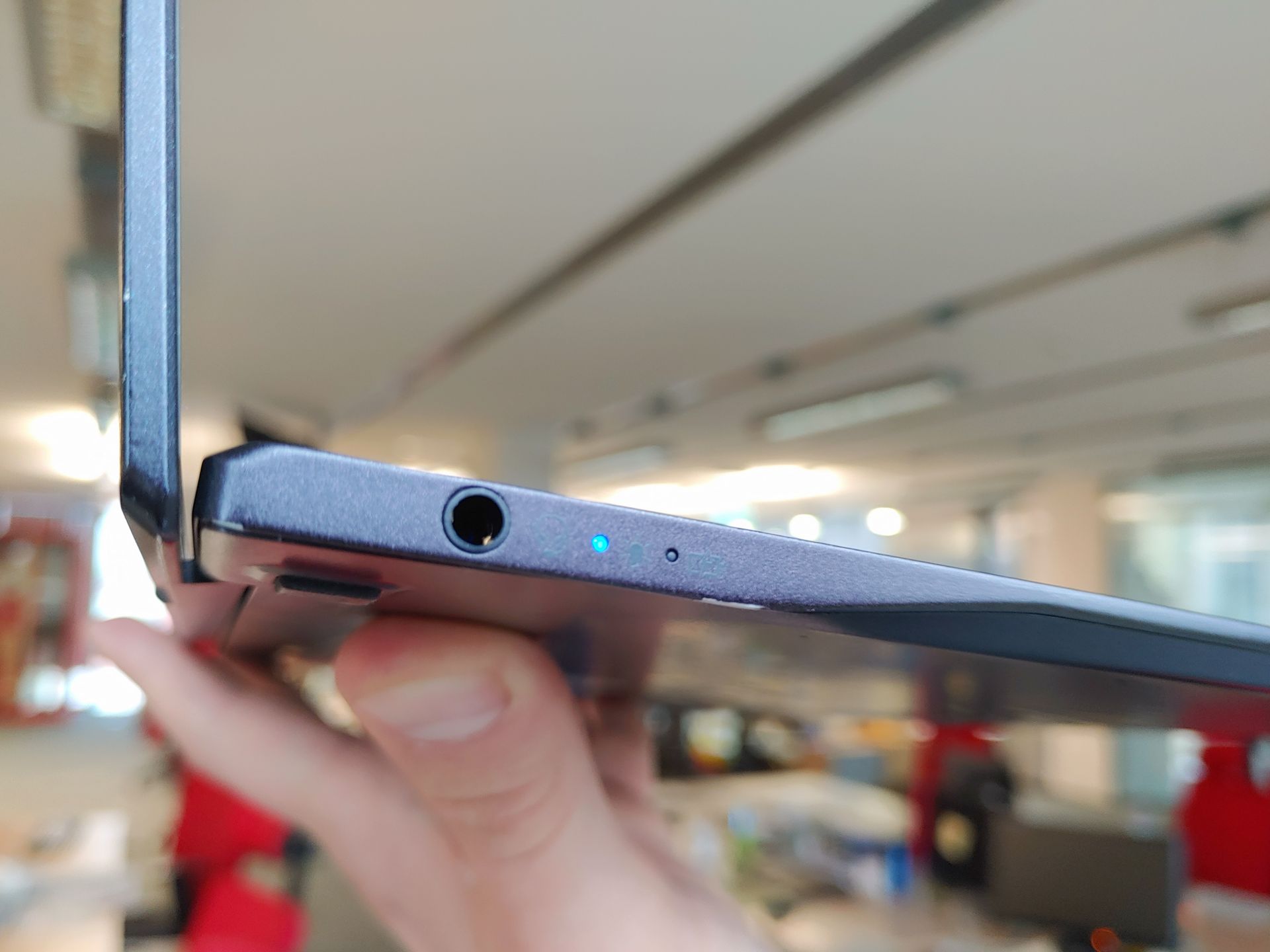 Acer Swift 7. Cienki i drogi. Milimetr tego laptopa kosztuje 760 zł 3