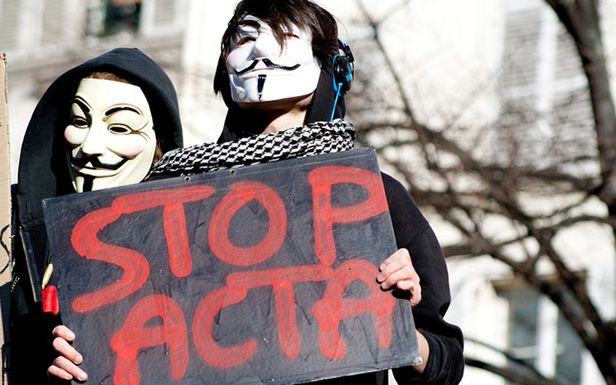 Protestujący (Fot. Flickr/kalamun/Lic. CC by-sa)