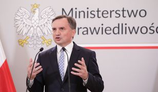 Ziobro wyszedł przed kamery. Kieruje wniosek do TK