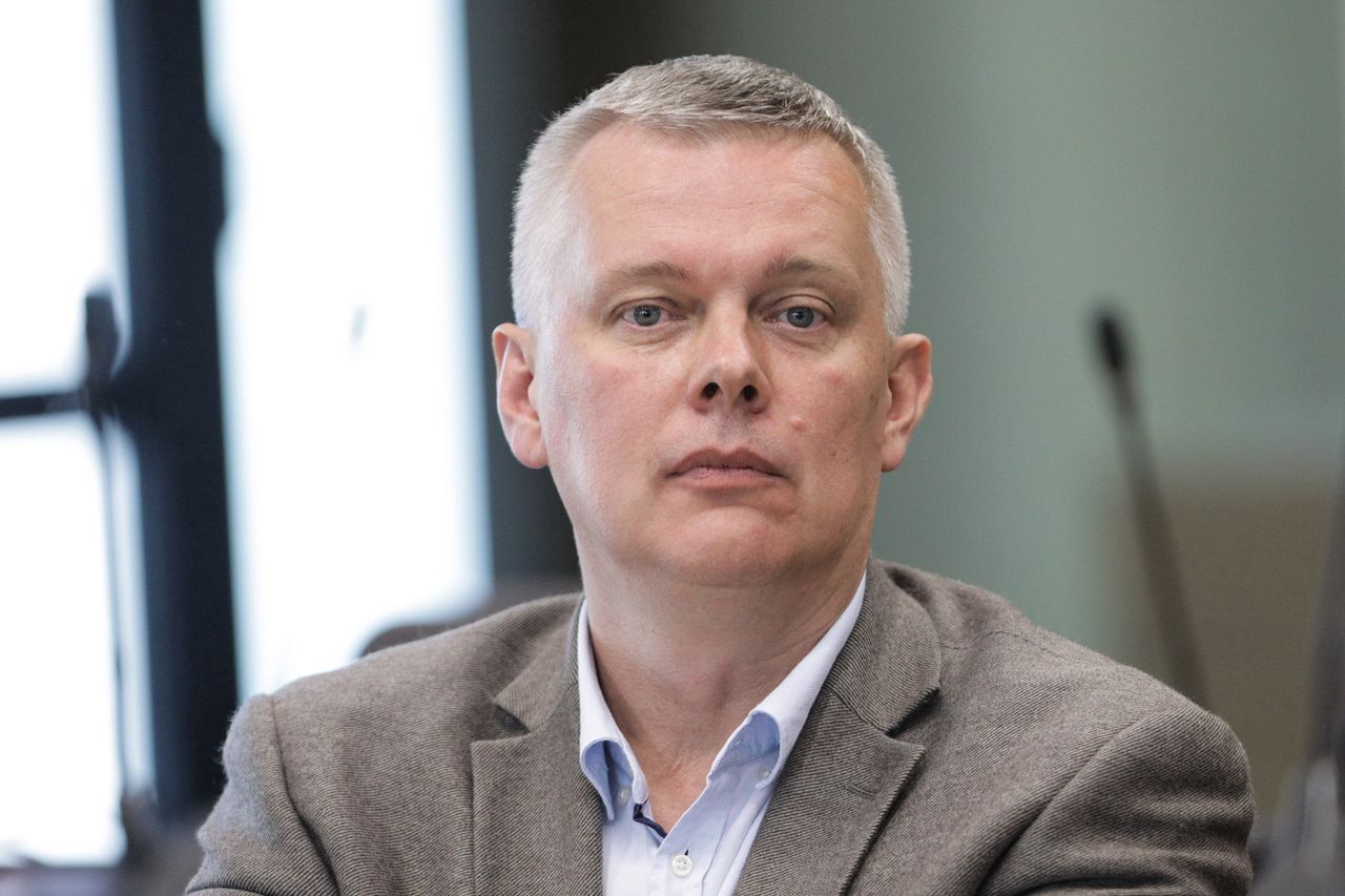 Podwyżki dla posłów. Tomasz Siemoniak obiecuje wyciągnięcie wniosków