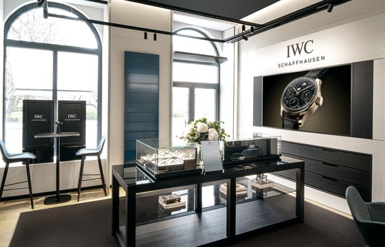 Pięć luksusowych salonów W.KRUK przy Trakcie Królewskim - marka otworzyła dwa nowe butiki na Pl. Trzech Krzyży