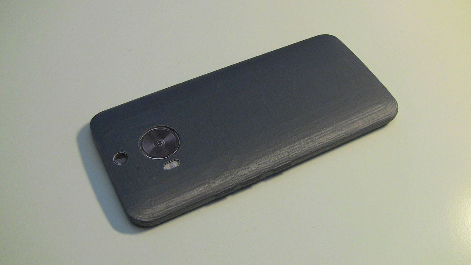 Atrapa HTC One M9+ uwieczniona na wideo u boku mniejszego brata 5