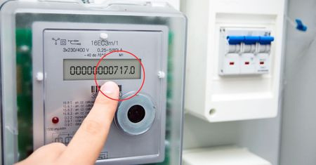Widzisz to na liczniku? Od razu dzwoń do elektrowni