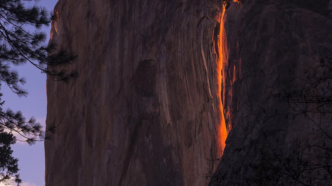 Rzadkie ujęcie „ogniospadu". Zobaczcie jak wygląda niezwykłe zjawisko 1