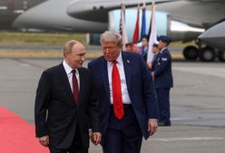 Ekspert od mowy ciała zwraca uwagę na szczegóły. "Szybko puścił rękę"