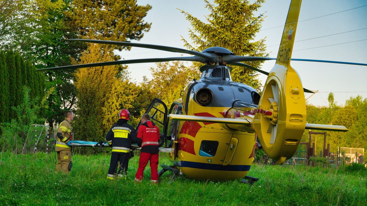 Pięciolatek topił się w stawie koło Żyrardowa, śmigłowiec LPR zabrał go do szpitala