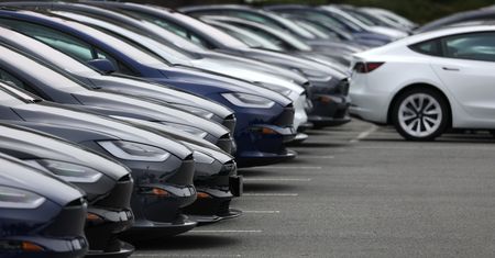 Szokująca zmiana w Europie. Tesla wyprzedzona przez Chińczyków!