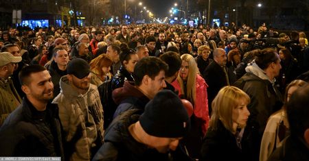 Niespokojnie w Belgradzie. Tysiące Serbów wyszło na ulice