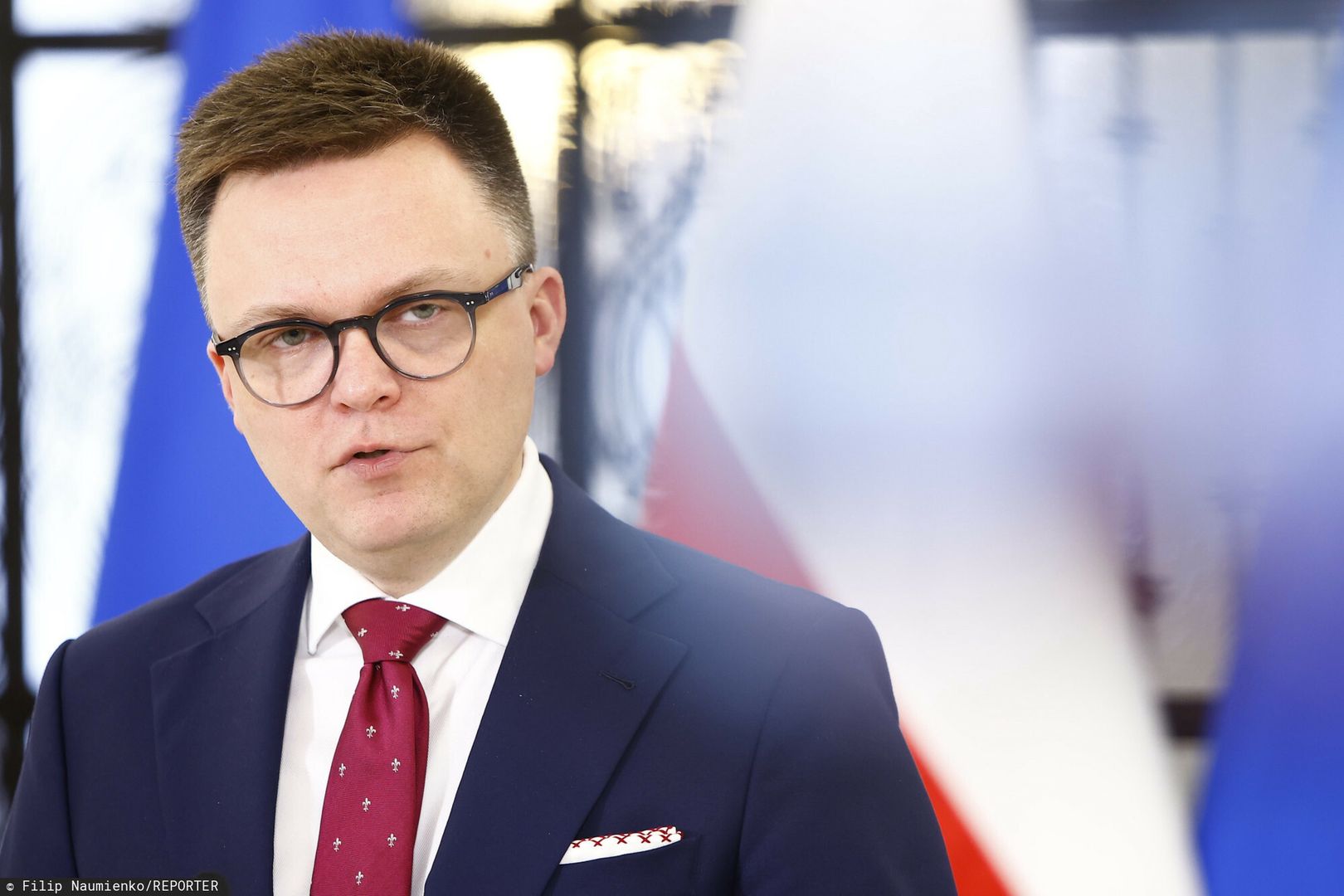 Polacy ocenili Hołownię. Spadek poparcia w nowym sondażu