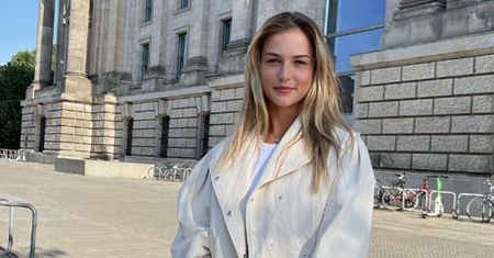Potwierdził związek, teraz został liderem rankingu. Wspiera go piękna Rosjanka