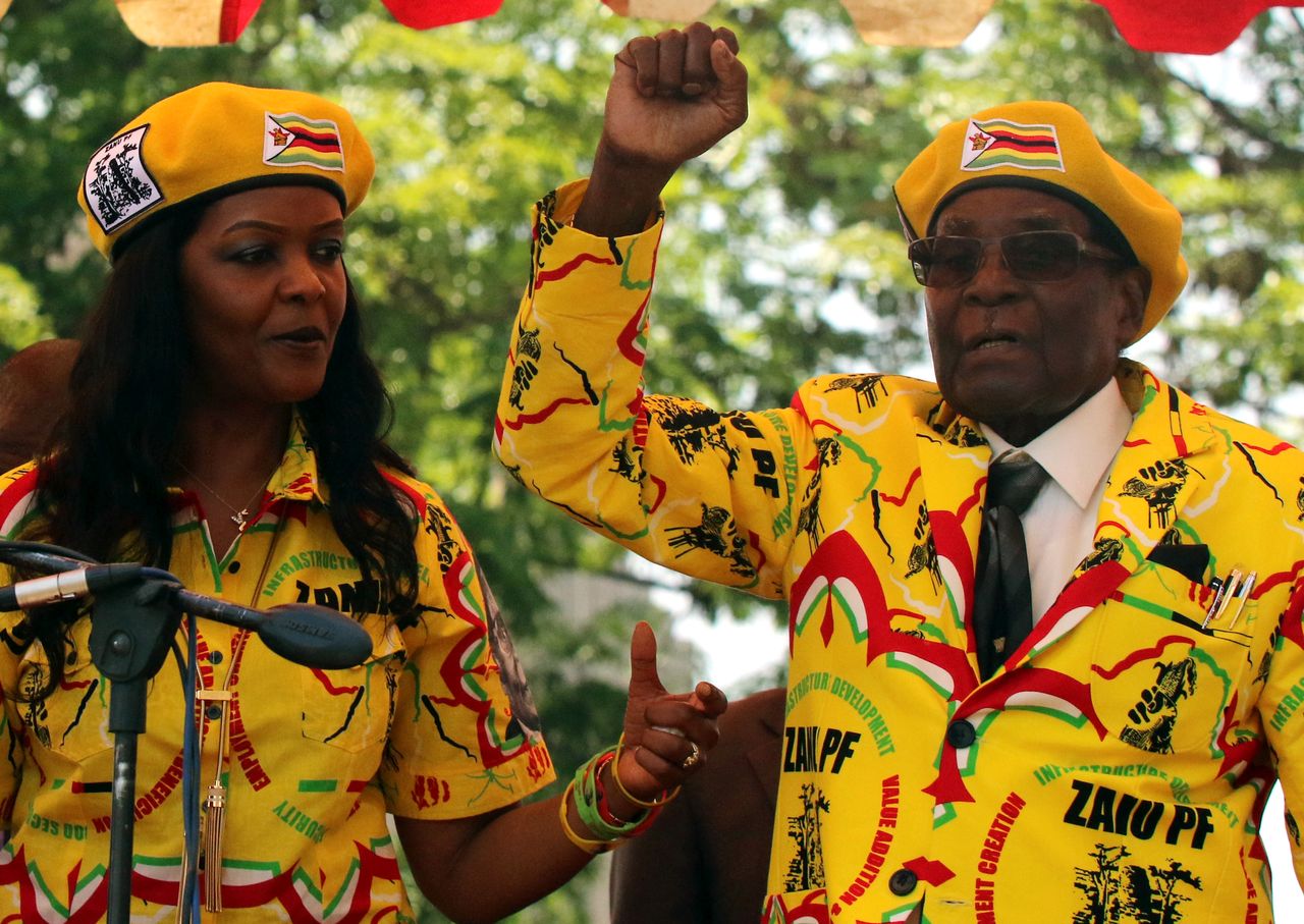Robert Mugabe traci władze. Przeciwko prezydentowi Zimbabwe wystąpiła jego partia