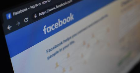 Awaria Facebooka: mogą wystąpić problemy z logowaniem i wysyłką plików