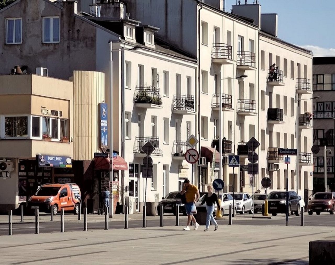 Niebezpieczne sceny na Placu Szembeka. Mieszkańcy mają dość