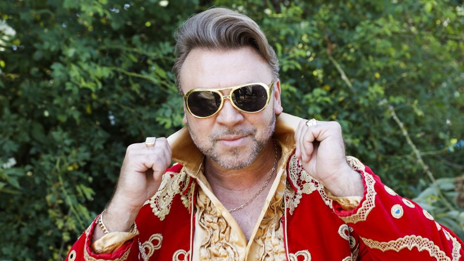 Michał Milowicz jako Elvis 