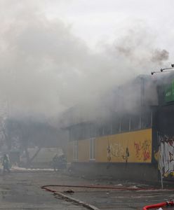 Pożar Żabki w Opolu. Gasi ją trzynaście zastępów straży pożarnej