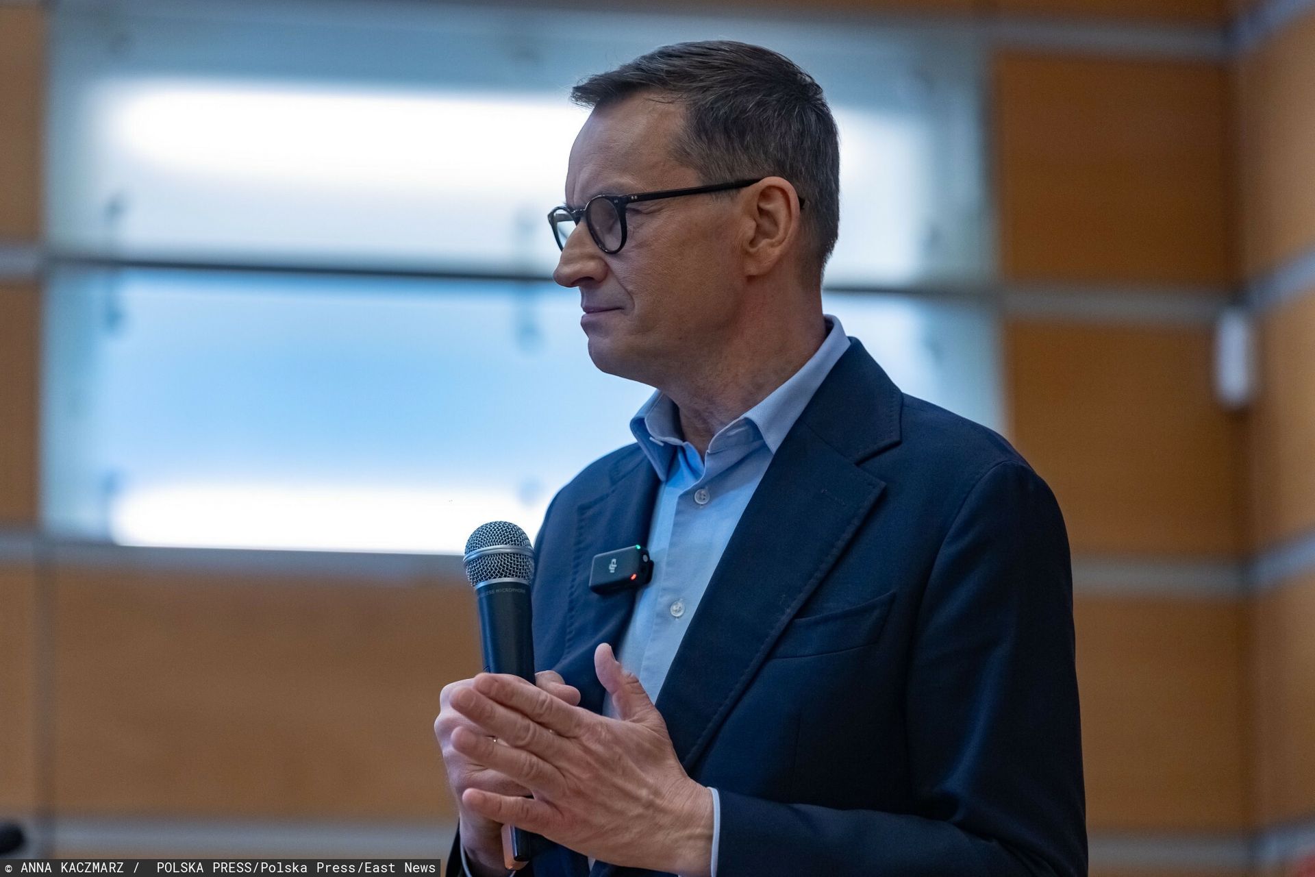 Morawiecki testuje siły: 6% poparcia i rozłam w prawicy