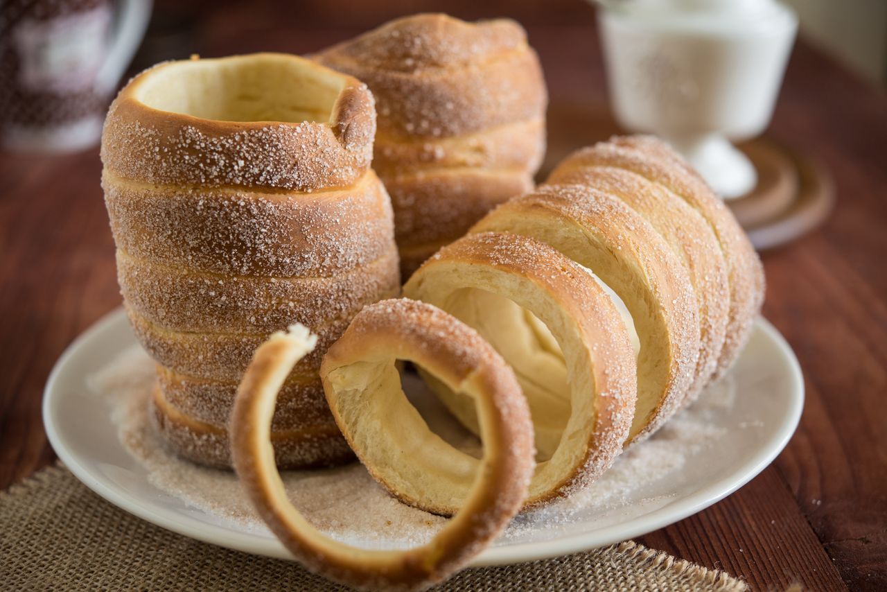 Domowy kołacz węgierski. Prosty przepis na smaczny deser