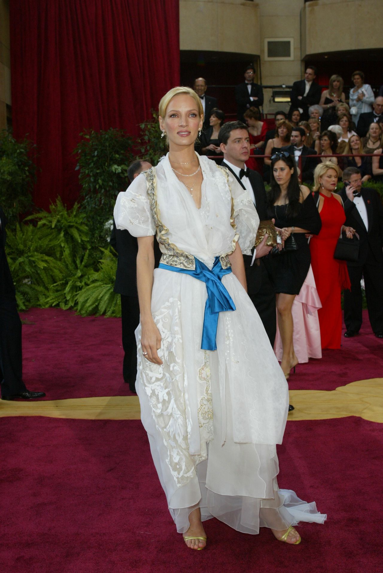 Uma Thurman na rozdaniu Oscarów w 2004 roku 