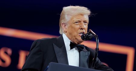 Chiny rekrutują rządowych pracowników USA? Jest odpowiedź