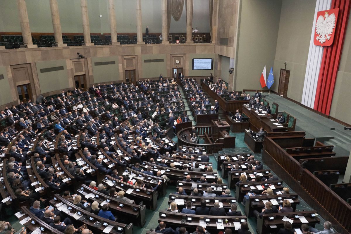 Głosowanie nad wnioskiem prezydenta ws. przedłużenia stanu wyjątkowego (zdjęcie ilustracyjne) 