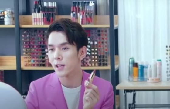 Chiński influencer w ciągu 12 godzin sprzedał towary za prawie 2 mld dolarów