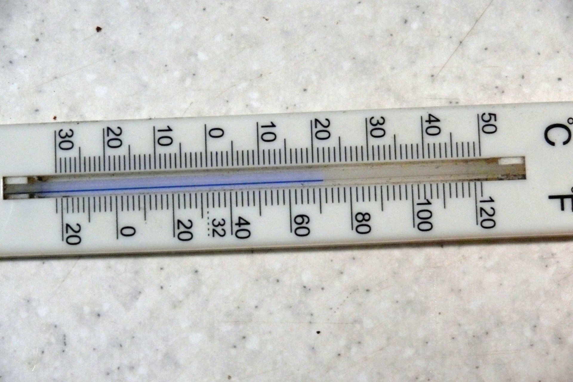 Nie przegrzewaj mieszkania: wystarczy 20 stopni