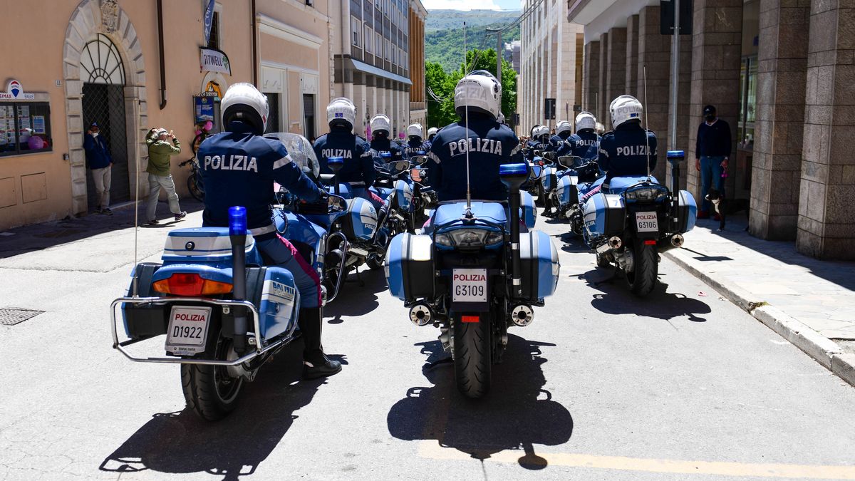 Giro D'Italia 2021: Stage 10
Police man on motorbike working for Giro d'Italia start during the 104th Giro d'Italia 2021, Stage 10 a 139km stage from LAquila to Foligno on May 17, 2021 in LAquila, Italy. (Photo by Lorenzo Di Cola/NurPhoto via Getty Images)
NurPhoto
l'aquila - italy, news, may 17, 17th may 2021, l'aquila to foligno
