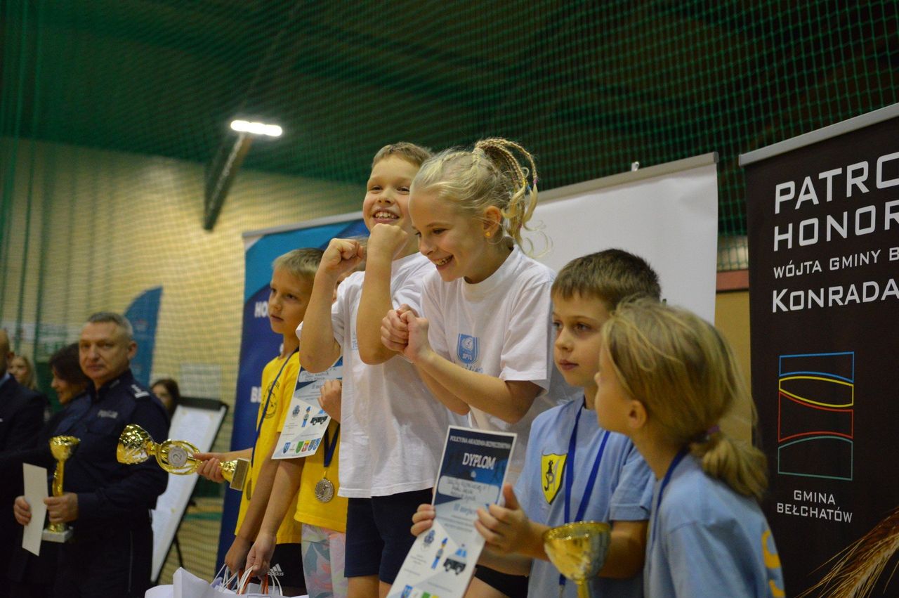 Bełchatów: Eliminacje powiatowe "Konkursu sprawności fizycznej i wiedzy o bezpieczeństwie" w ramach Policyjnej Akademii Bezpieczeństwa