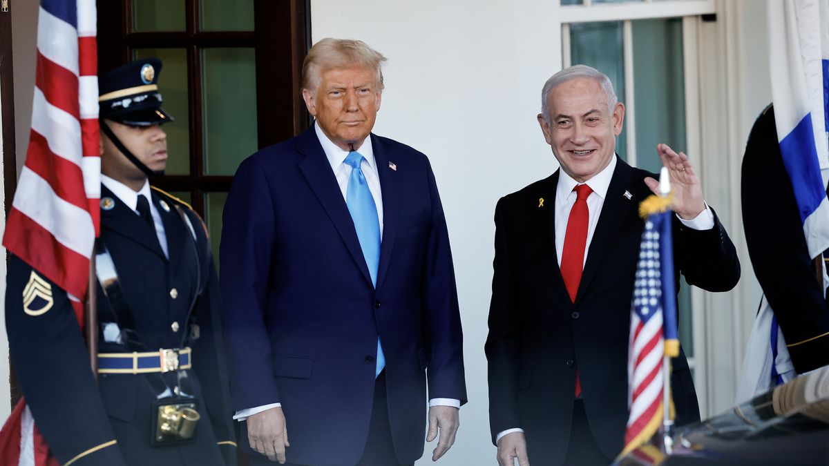 President Trump Meets With Visiting Israeli PM Netanyahu At The White House
WASHINGTON, DC - FEBRUARY 04: U.S. President Donald Trump greets Israeli Prime Minister Benjamin Netanyahu as he arrives at the White House on February 04, 2025 in Washington, DC. Netanyahu is the first foreign leader to visit Trump since he returned to the White House last month. (Photo by Chip Somodevilla/Getty Images)
Chip Somodevilla