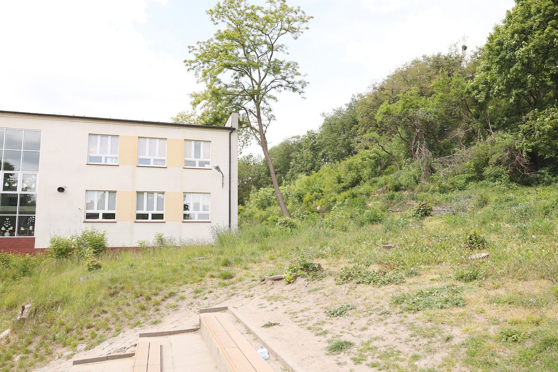 Osuwisko w Dolsku zagraża szkole podstawowej