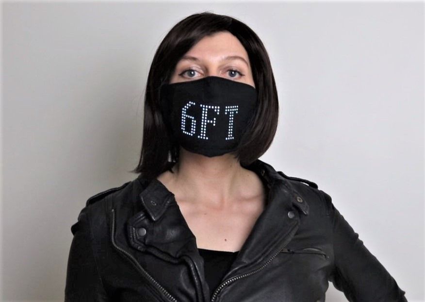 Maseczka sterowana smartfonem. Tak koronawirus wyznacza trendy 2