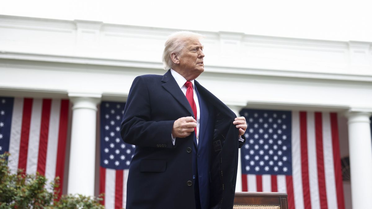 US President Trump unveils new tariffs on so-called Liberation Day
epa12006128 US President Donald Trump before signing an executive order implementing new reciprocal tariffs against US trading partners in the Rose Garden of the White House in Washington, DC, USA, 02 April 2025. Trump has branded the day 'Liberation Day', though most economists expect US consumers to foot the costs.  EPA/JIM LO SCALZO / POOL 
Dostawca: PAP/EPA.
JIM LO SCALZO / POOL
flag, trade, politics, outside