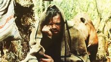 "Pograbek" to usytuowana poza czasem opowieść